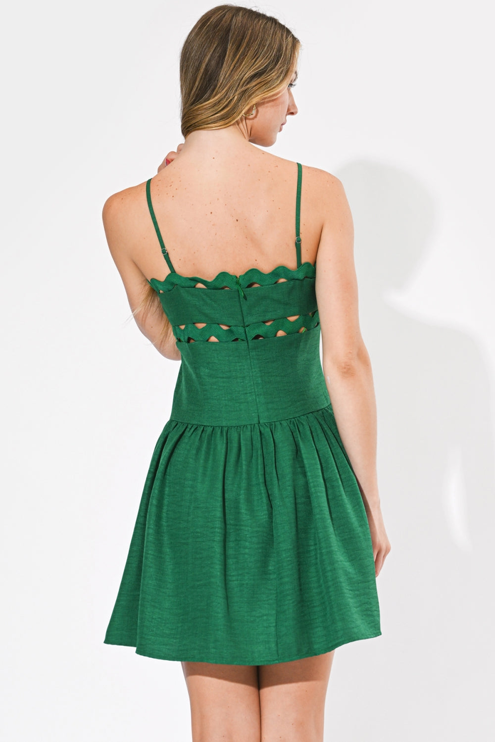 F264D7130_GREEN