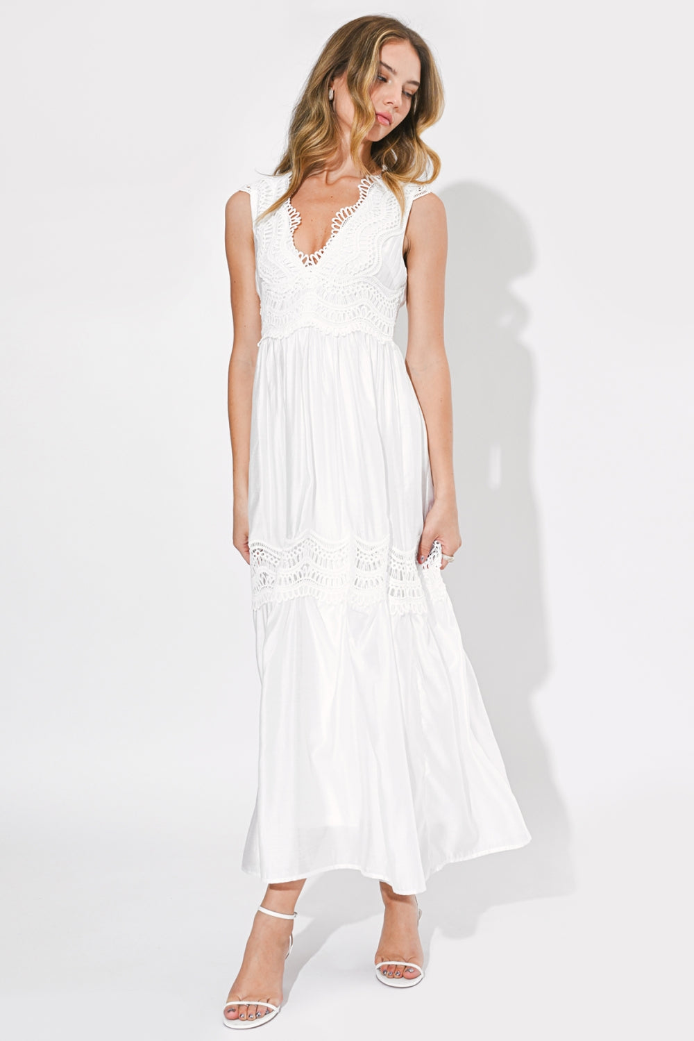 F264D7124_WHITE