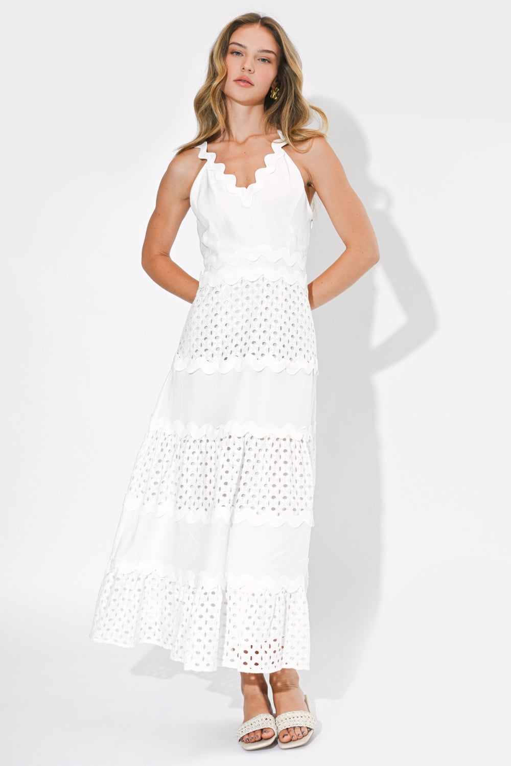F264D7129_WHITE