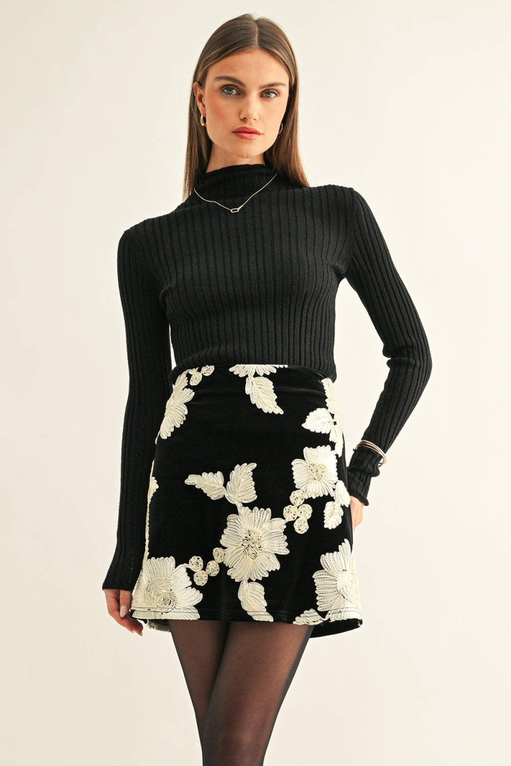 F269S9504_BLACK/CREAM