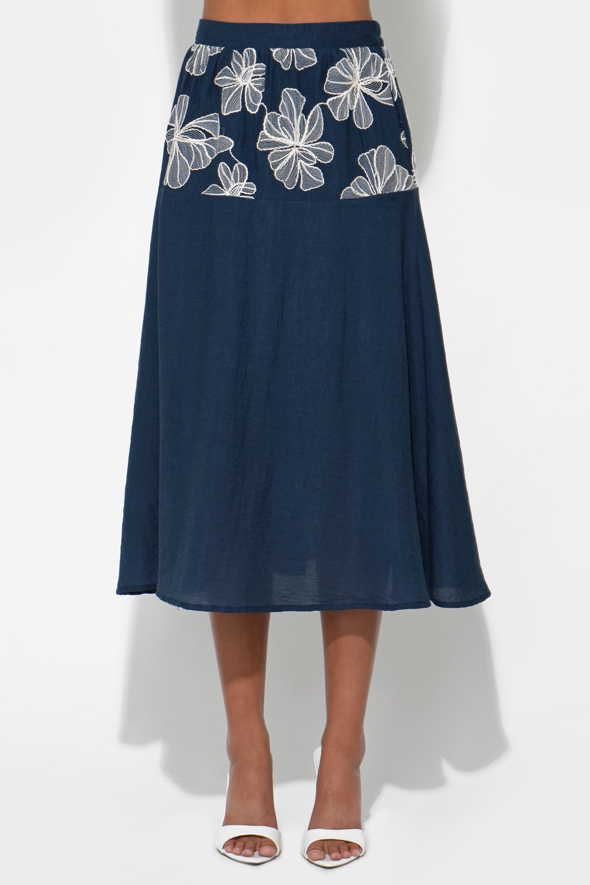 Alani Tiered Embroidery Skirt F261S9437