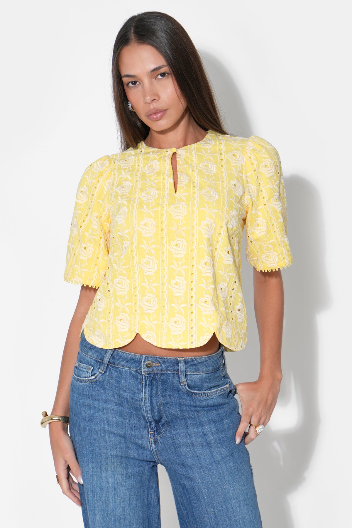 Eleanor Scallop Floral Embroidery Top F261T7464