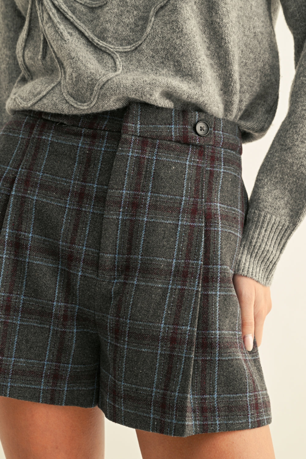 Florence Pleated Shorts F269P6604_CHARCOAL/BURGUNDY